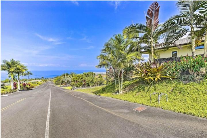 Sweeping Ocean Views Ideal Location Gated Villa Kailua-Kona Exterior foto